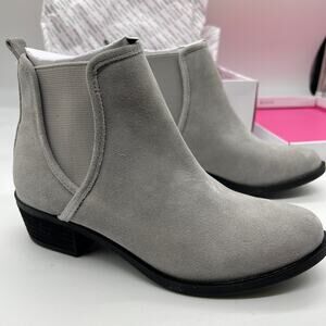 Isaac Mizrahi Live! Suede Ankle Boot Womens Size 7 Medium Gray Chelsea Boot